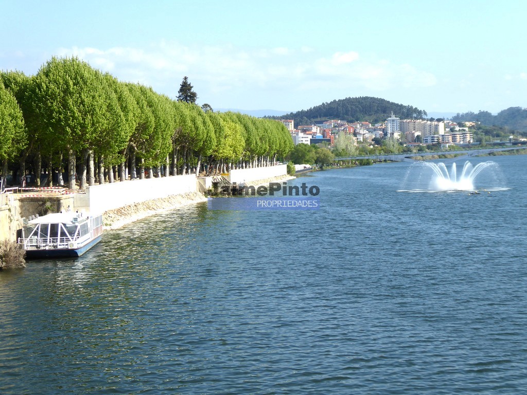 Terreno p/ contr. altura