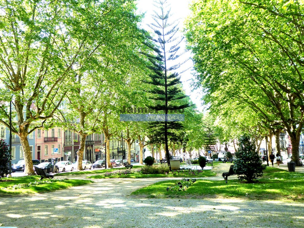 Terreno p/ contr. altura